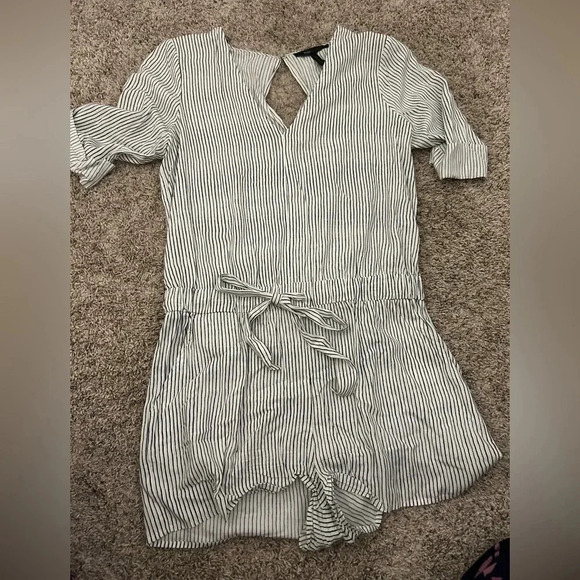 Pinstripe romper - Picture 1 of 3